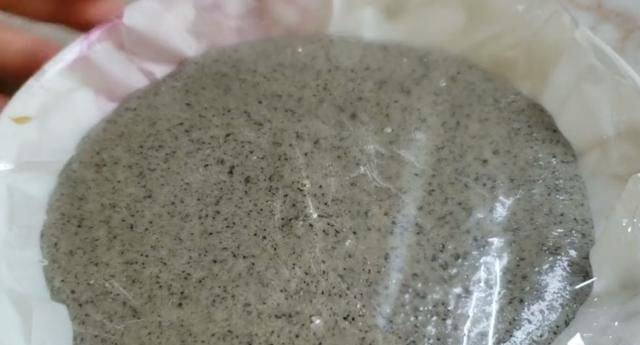 芝麻|山药又出新吃法,加一把芝麻,简单一做,松软香甜,孩子抢着吃