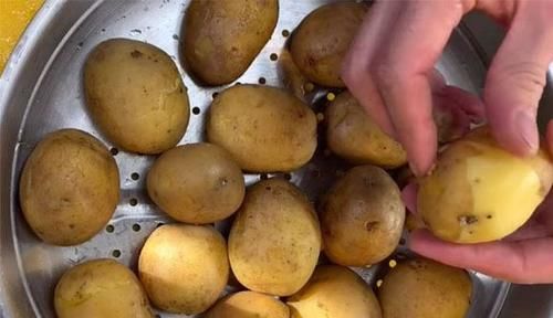 冬季|秋季,这菜正上市,才2毛多钱1斤,多买些一蒸一晒,冬季炒肉最香