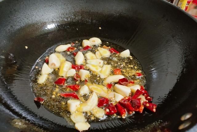 土鸡|土鸡新做法,啤酒鸡,你吃过吗?比啤酒鸭更香,更有嚼劲哟