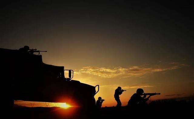  收藏|当青春遇上军旅！快来收藏这组大漠热血剪影