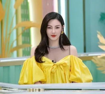  饭碗|没戏拍爱豆饭碗比较香，成年女星的事业“第二春”