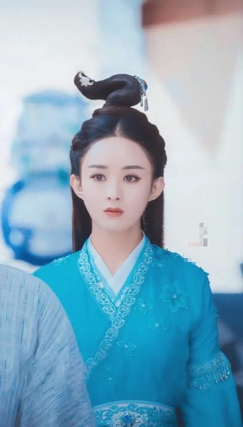 女神赵丽颖|32岁的赵丽颖被喊阿姨,她这反应也太真实了,不过依旧是很可爱