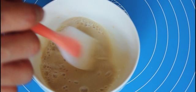 酵母|纯手工制作甜甜圈教程,外焦里嫩颜色金黄,再也不用为早餐发愁了