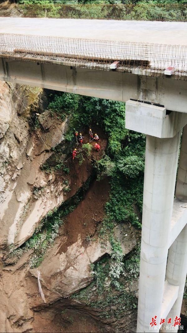  丽江|绝壁搭“天梯”，深谷架“飞虹”，武汉造建好这座桥丽江就更近了