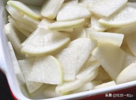 洗干净|腌萝卜时,万万不可直接放盐,顺序对了,萝卜酸脆更入味