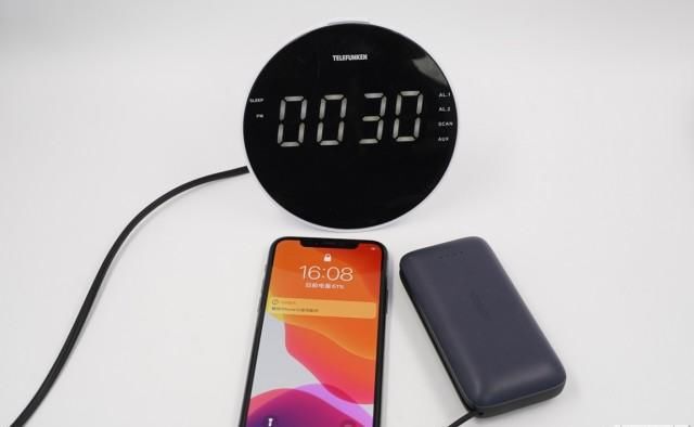 绿联|小巧mini,绿联10000mAh自带苹果MFi认证快充线充电宝评测