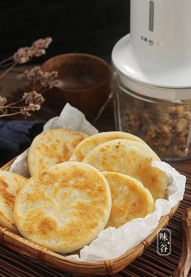  早餐|快立秋了，早餐饼这样做营养更足，皮薄馅多又美味，家人喜欢吃