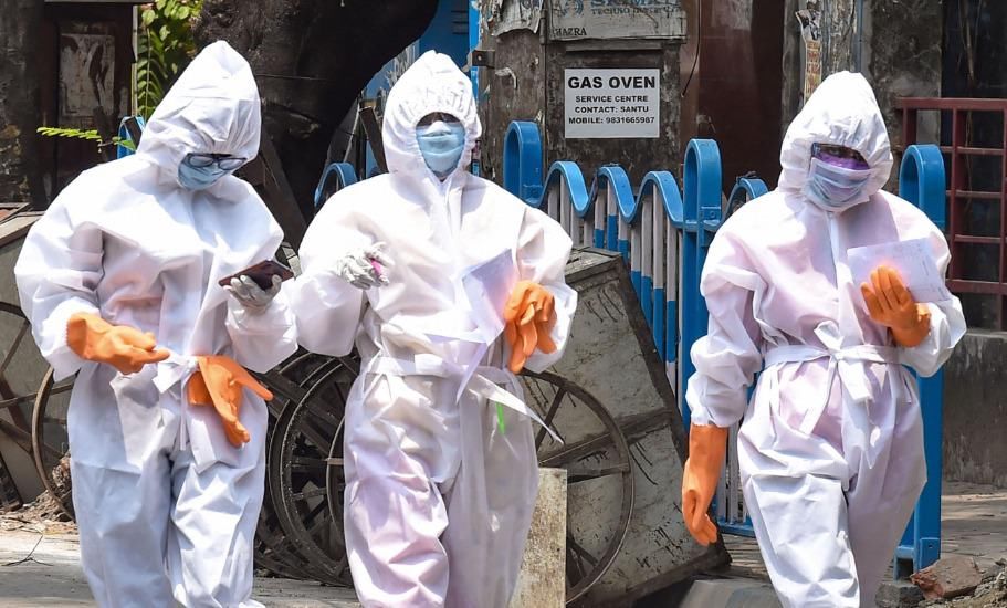  卖力|祖父生病，印度6岁小男孩卖力推病床，只为省下3元“挪床费”