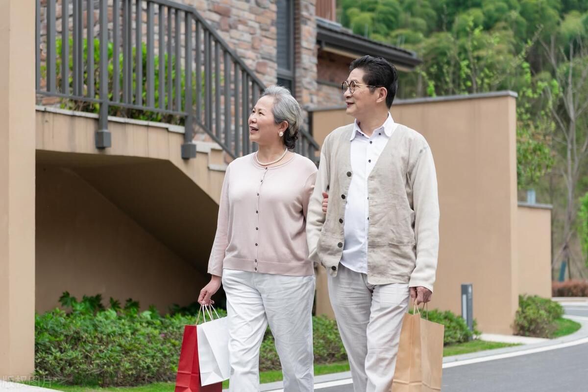 长期静养和天天锻炼的人谁更长寿(长期静养与天天锻炼的人，谁的寿命更长一点？答案很简单)