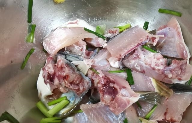  鱼片|快手酸菜鱼，只要学会这3招，鱼肉滑嫩，你也是大厨