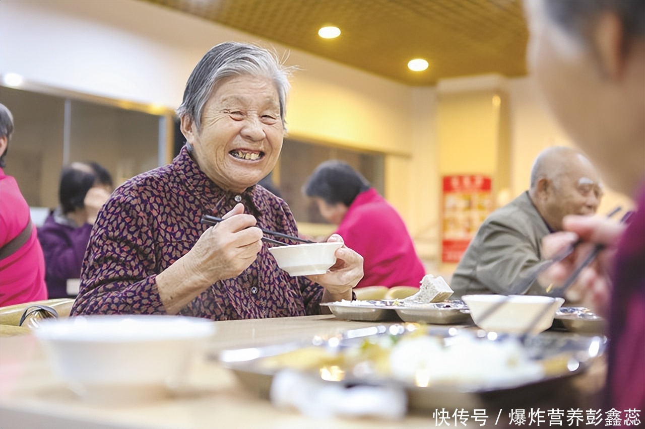 调查发现：寿命短的人，吃饭会有这3个坏习惯，越早戒掉越健康