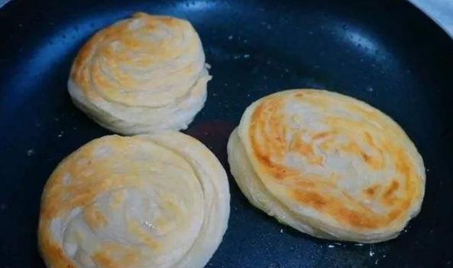 大厨|烙饼时,最忌直接和面!大厨教你1个诀窍,和买的一个味