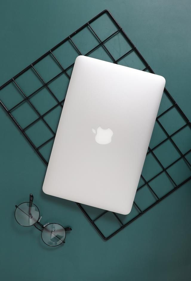 中国|告别MacBook小容量,网友:中国技术让库克泪流满面,这操作香