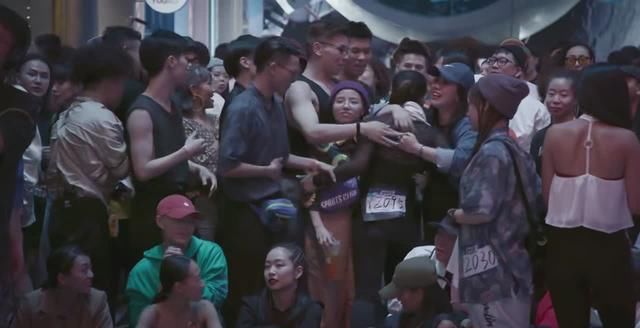  王一博|《这就是街舞》张艺兴得到专业认可，但是为何王一博却在摆手？