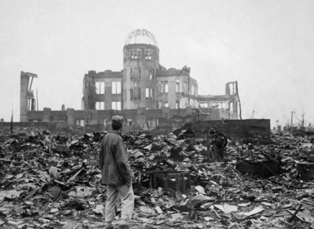 美军|当年投放原子弹时，43秒就爆炸，美军轰炸机是如何逃生的？