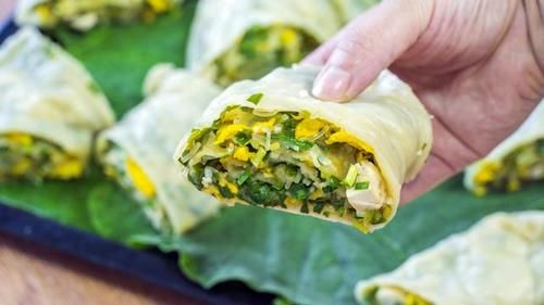 迷上|最近早餐迷上这道面食，一擀一卷，咬一口满嘴香，三伏天要多吃