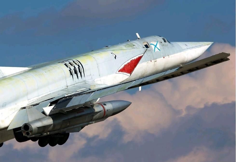  厨房|苏-30装备超级厨房导弹，射高4万米，速度5马赫，美军无力拦截