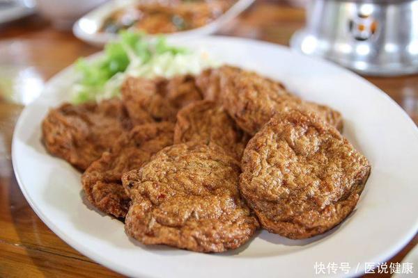 常吃皮蛋对人体有什么危害(经常吃皮蛋，对人体会有伤害吗？提醒：购买皮蛋不妨选择无铅皮蛋)