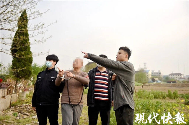  持刀|玩游戏机输了钱持刀抢劫女老板，遇反抗男子连刺数刀杀人