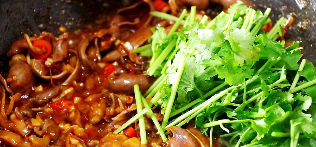 胃口|三伏天没有胃口?教你用鸭胗做一道菜,配上泡椒,太下饭了