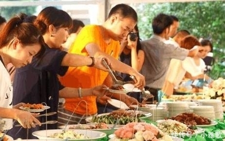 自助餐|自助餐老板“最怕”遇到的3种客人，都是靠智商来吃饭的