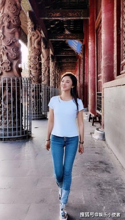  精致|玖月奇迹王小玮近照曝光 长发披肩五官精致好看