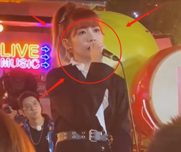 赖美云|火少解散后差距有多大?杨超越综艺上不停,赖美云街头卖唱