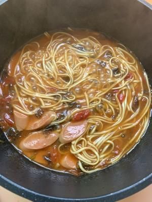 火腿|好吃到舔碗??酱汁浓郁美味的茄汁火腿焖面