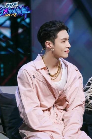  新一集|《这就是街舞》最新一集各路大神各显神通，是谁成功打动四位队长