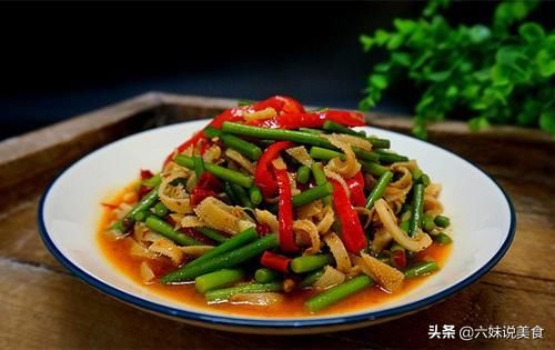  蒜薹|精选美食：尖椒炒猪肚、蜜汁烤排骨、卤金钱猪皮卷、牛百叶炒蒜薹