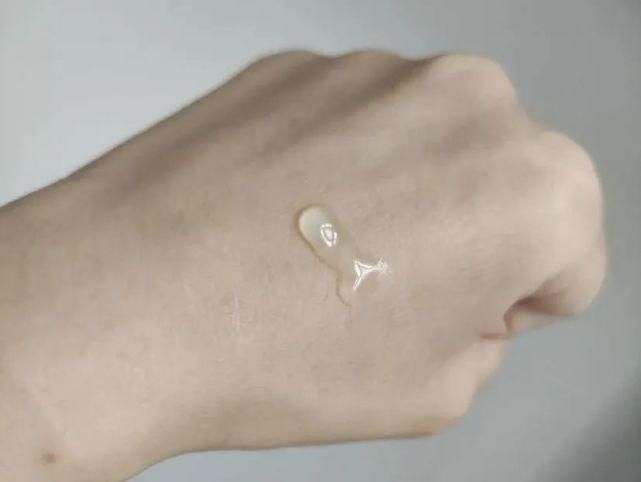  图源微博|我惊了，现在的国货护肤品为了博出位都能努力成这样？