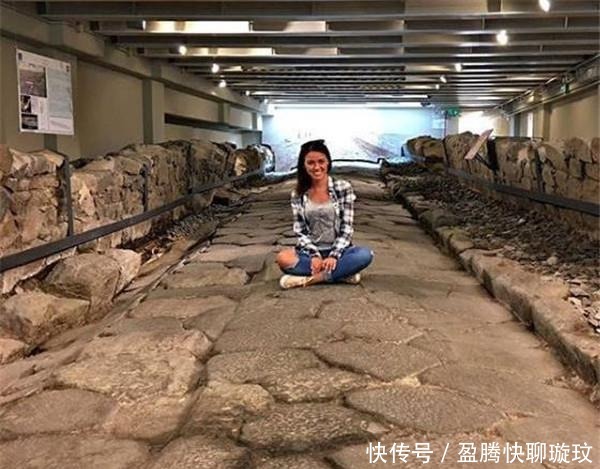  古墓|全球唯一一家透明地板的麦当劳，低头看看脚下，你还吃得下汉堡吗