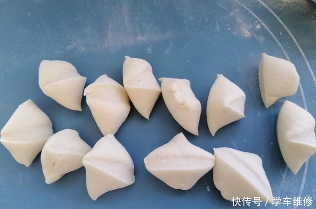 饺子|饺子常吃,唯独这种做法最喜欢,不水煮不油煎,出锅连吃20个