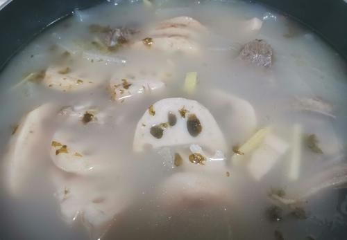  冬瓜|排骨冬瓜莲藕汤的做法，简单易学，加1味料，更香更好喝