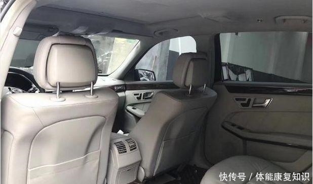 自找|奔驰E300加完油就撞报废，车主索赔，加油站：无理取闹是你自找的
