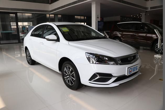 绅宝|最新资讯！月薪5千买它不眨眼！ 帝豪 vs 绅宝D50