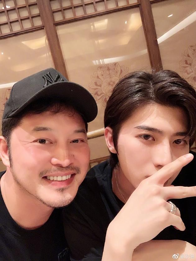 李晨|谢娜李晨朱正廷为蔡徐坤庆生