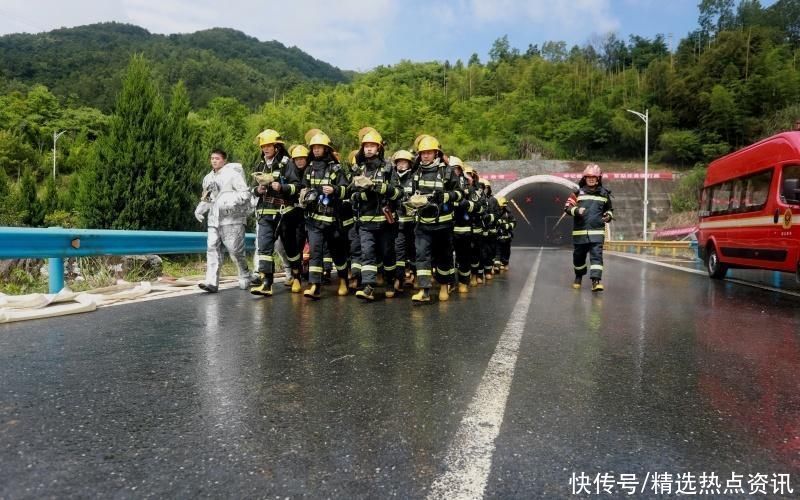 湖北开展高速公路隧道灾害事故处置跨区域实战演练