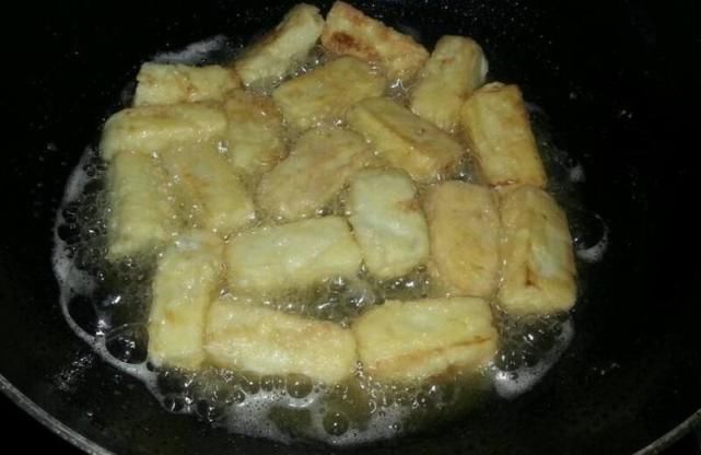  朋友|3盒“牛奶”倒进油锅里炸，10分钟后出锅，朋友馋得口水流！