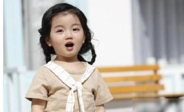  记得|还记得《爸爸去哪儿》的阿拉蕾吗？因太可爱被禁止整容，如今这样