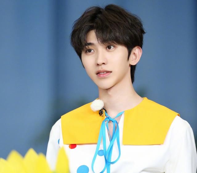 看清|跑男游戏恶搞嘉宾团,看清蔡徐坤的惩罚道具,说好的团宠优待呢?