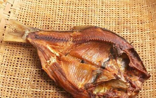  腌制|腌腊鱼时，清洗后别直接用盐腌制，缺少这一步，难怪腊鱼不香还臭