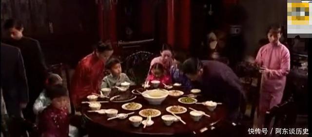 夜宴|《大宅门》豪门夜宴就是不一样!白景琦却说饿三天,吃狗屎都香