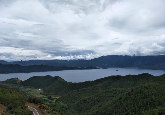  四川|四川三大淡水湖全在凉山境内，个个景色美如画，游客慕名前来打卡