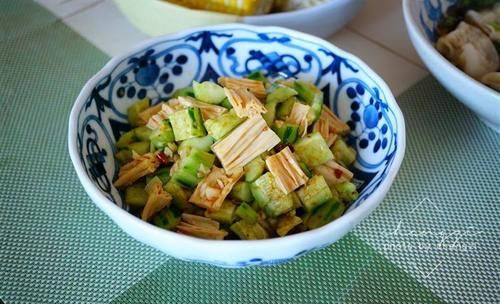 朋友圈|儿子读大学,老两口的极简3餐,走红朋友圈,网友:认真生活真好