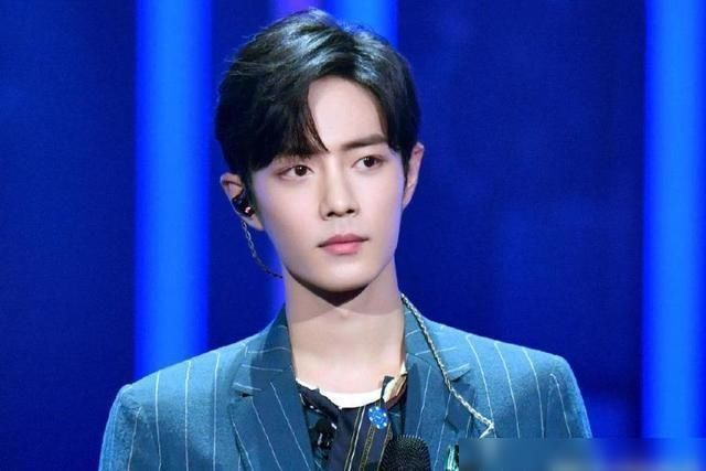  开播|肖战复出时间确定，新综艺10月开播，官宣海报排名却惹粉丝不满