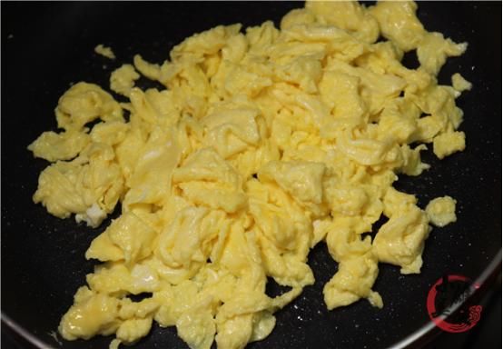  冰箱|保存鸡蛋我家从不放冰箱，教你1个小技巧，久放也不会坏，很实用