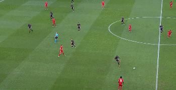  阿拉|胆敢索要2500万年薪5年长约的三冠王中卫：解析阿拉巴优缺点