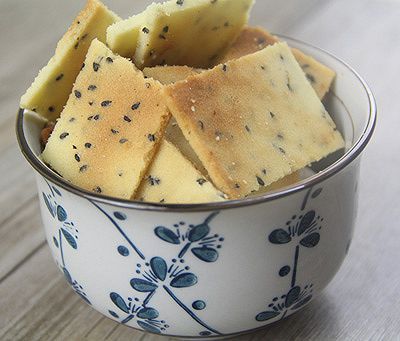  蛋白|黑芝麻蛋白薄脆饼