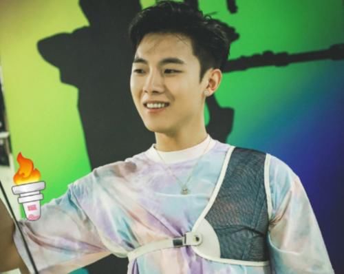  火箭|超新星运动会开赛！火箭少女6人缺席，刚高考完的她也来了